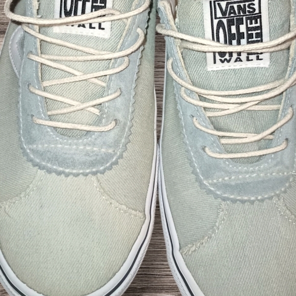 Vans - Picture 1 of 4